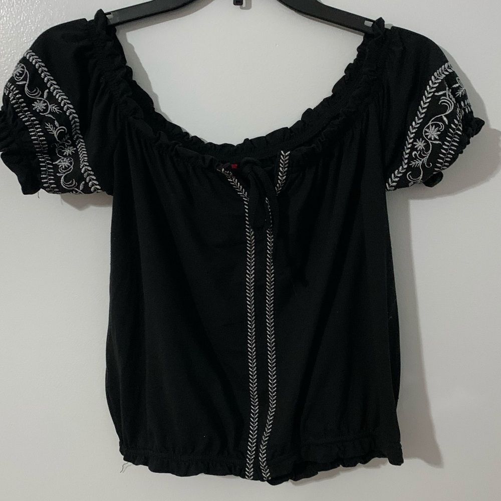 black top with white design
